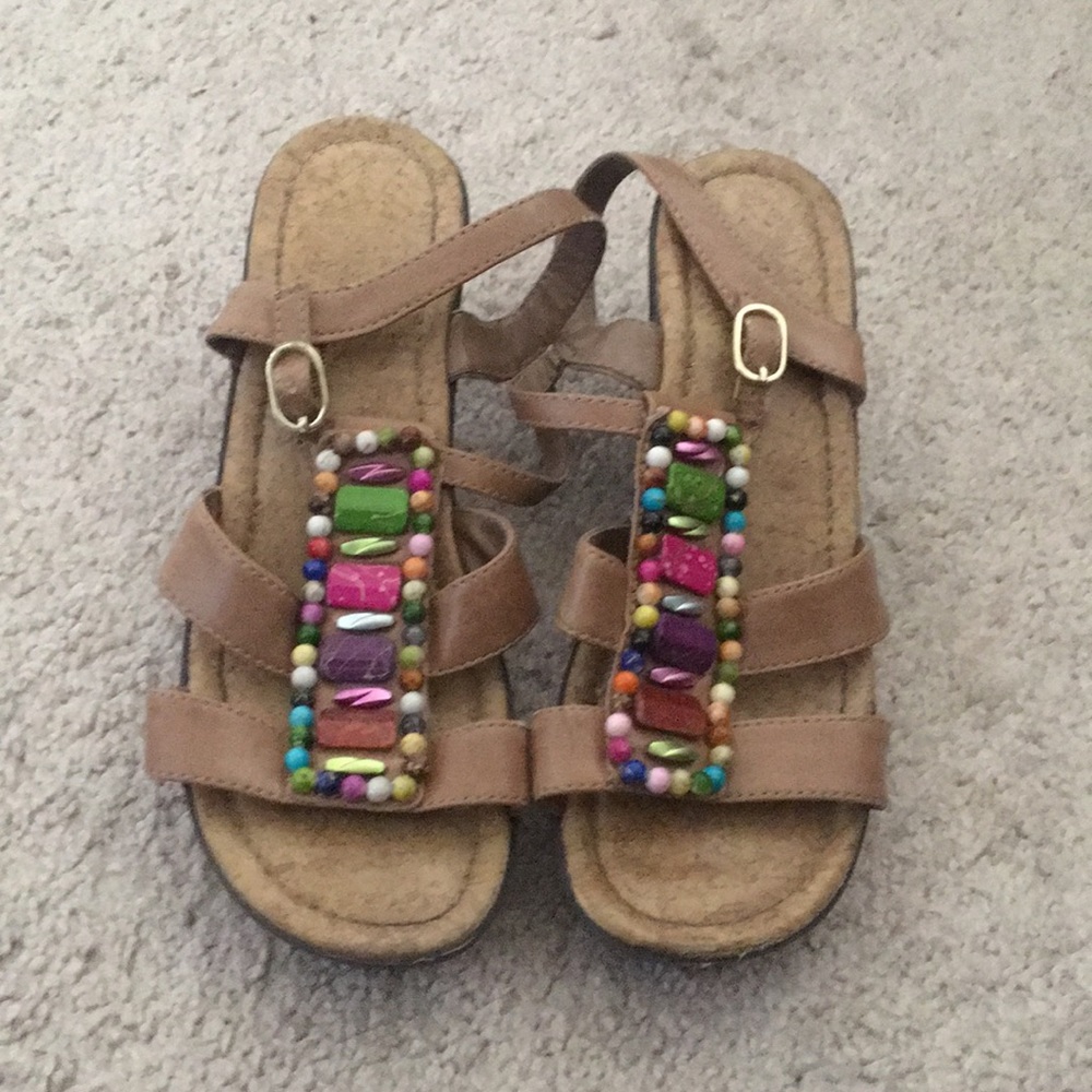 Brown tribal wedges